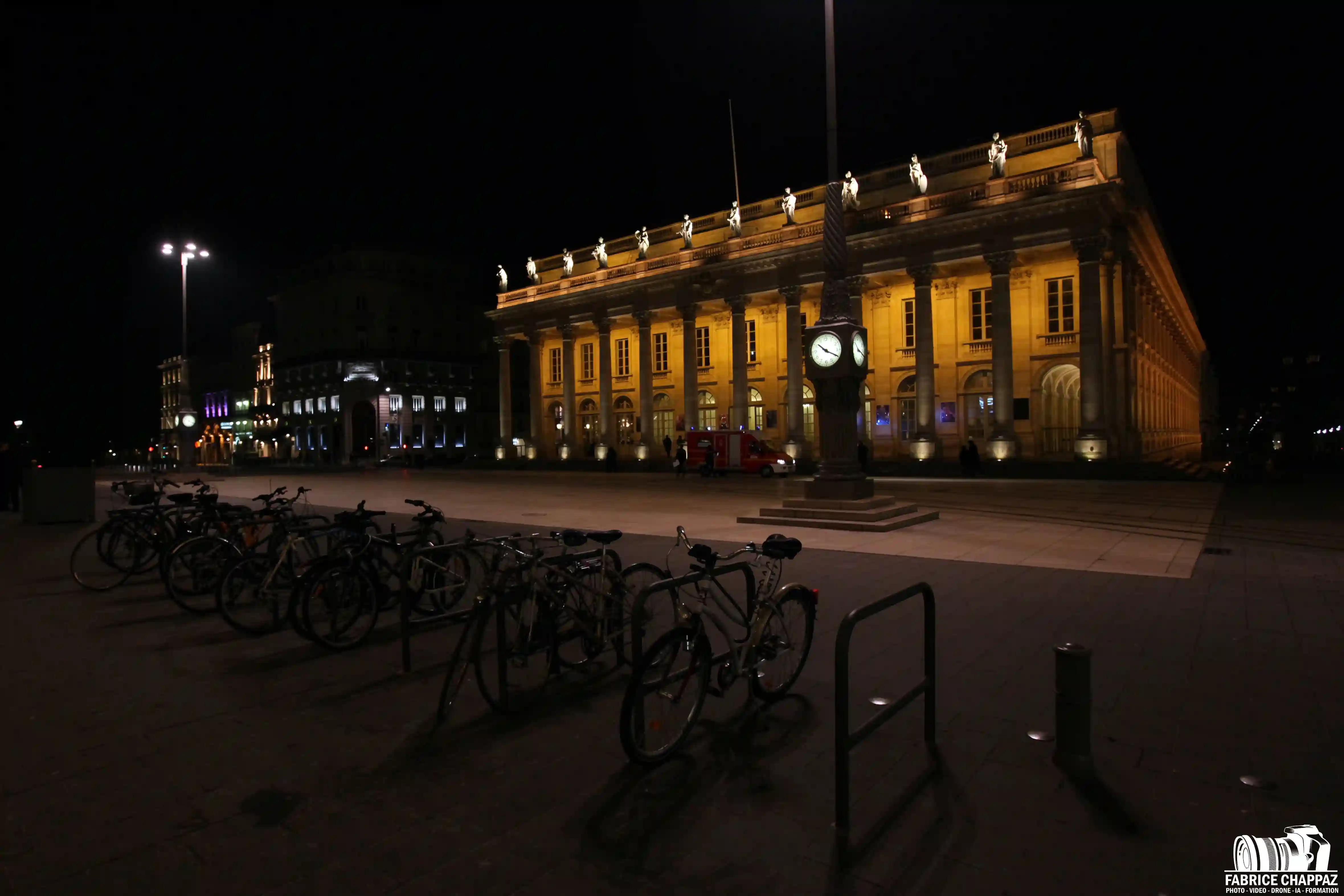 Bordeaux de nuit