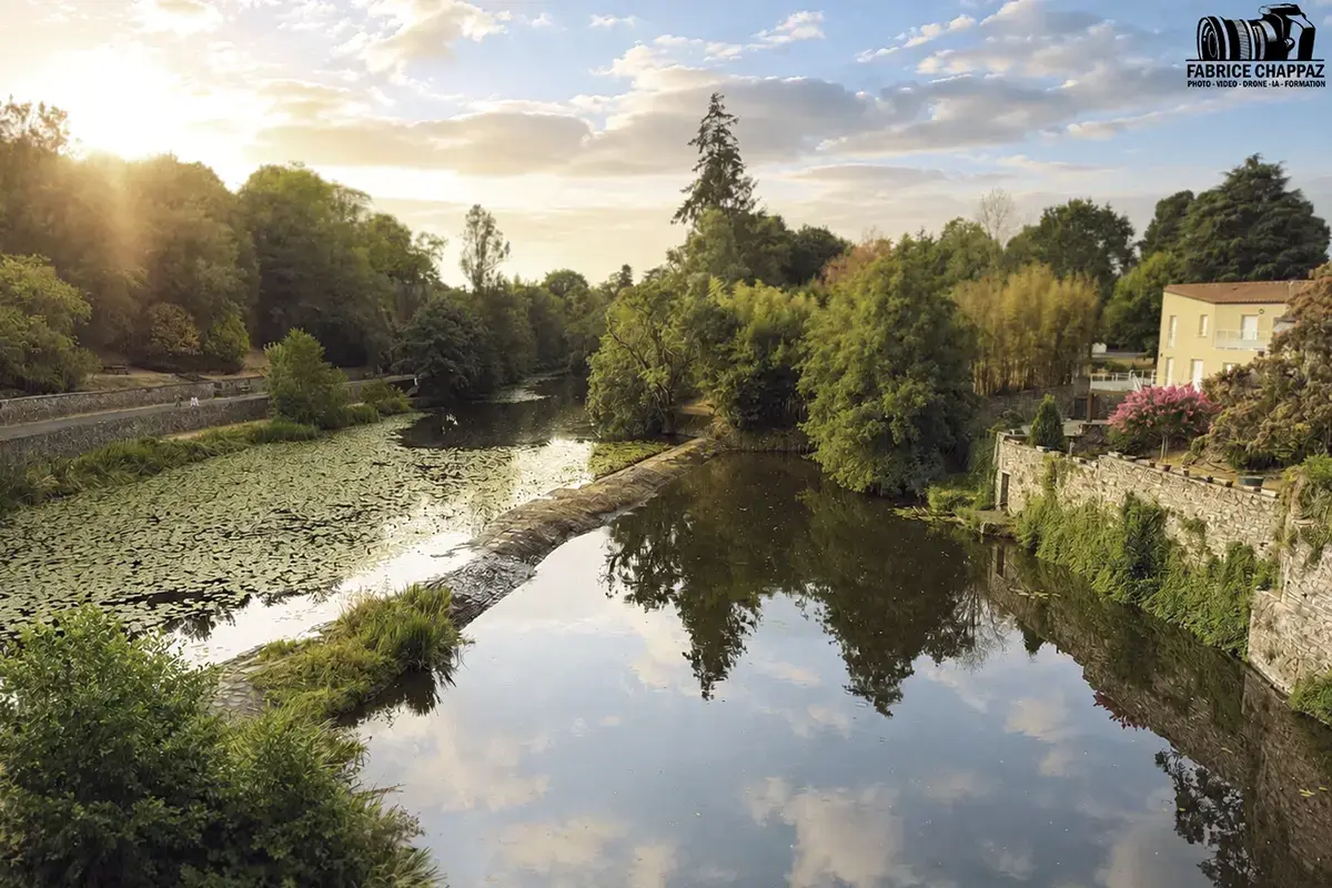 digue le matin photographiée à Montaigu-Vendée